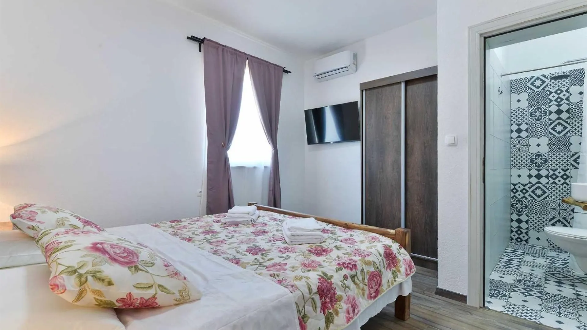 Villa Marinic With Private Pool , Zadar County Benkovac Croatia