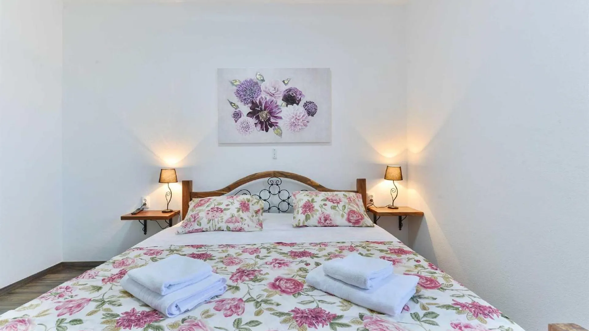 Villa Marinic With Private Pool , Zadar County Benkovac