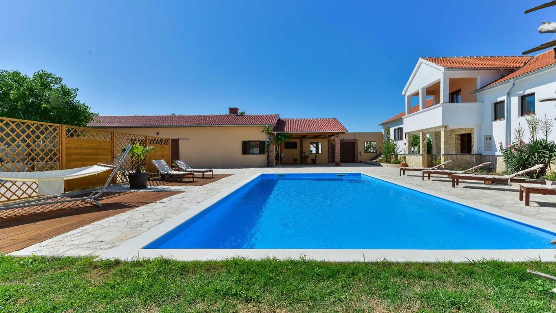 Villa Marinic With Private Pool , Zadar County Benkovac